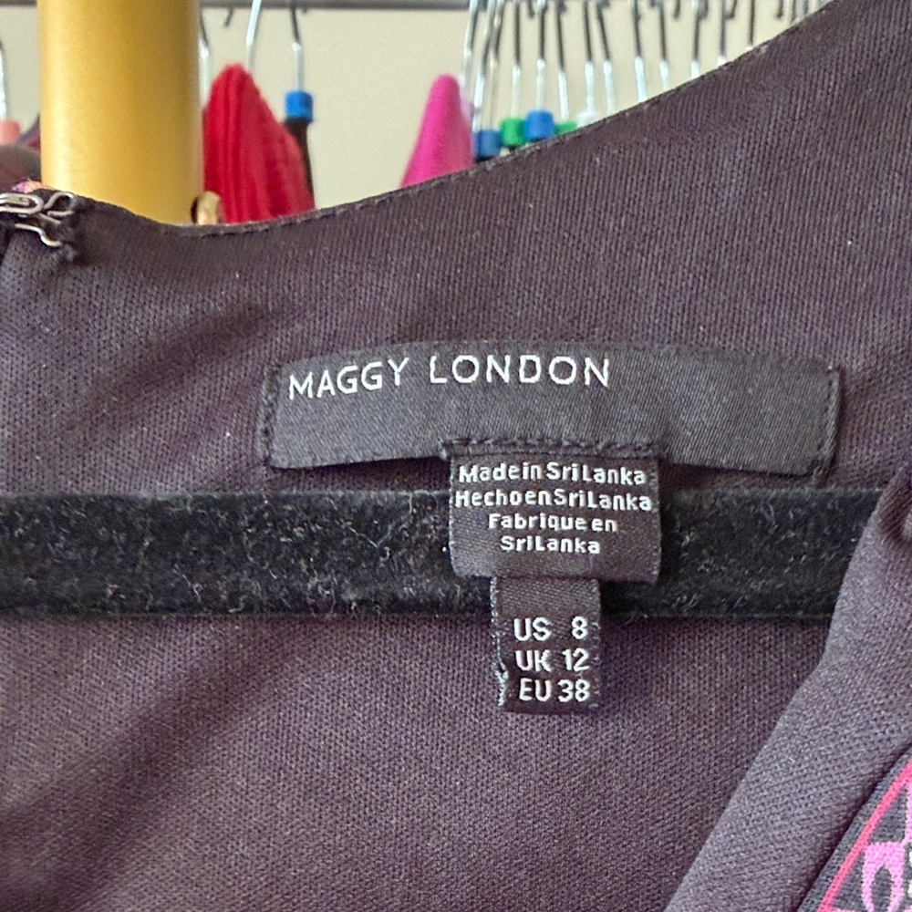 Maggy London Navy and Pink Patterned Kaleidoscope Dress size 6 - Picture 6 of 8